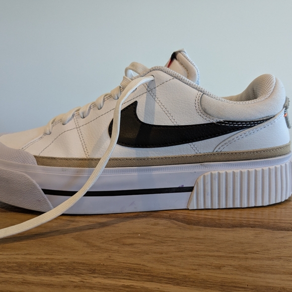 Nike sneakers, women's 9.5, white, black, tan - Picture 3 of 6